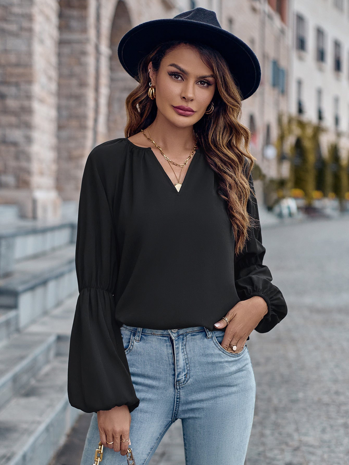 Solid Color And V-neck Loose Casual Women's Top