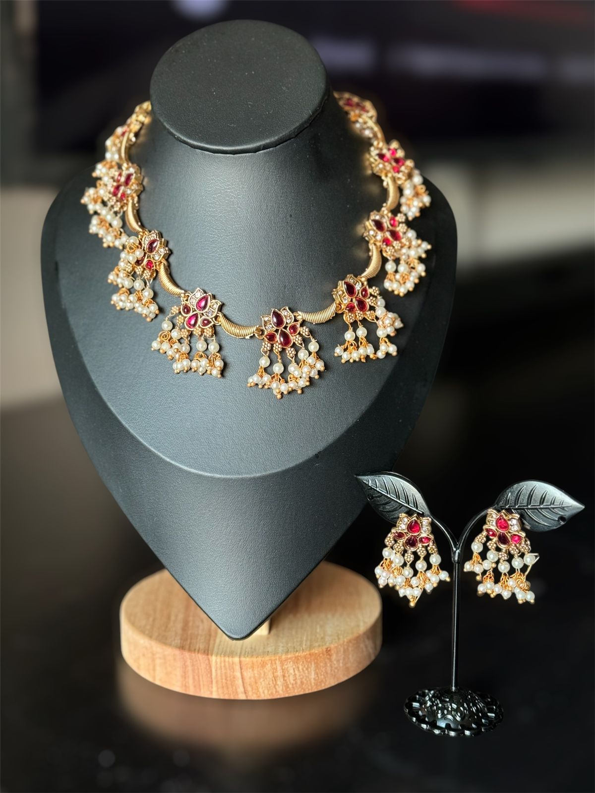 Gold Plated Kundan Stone And Pearls Choker Necklace Set