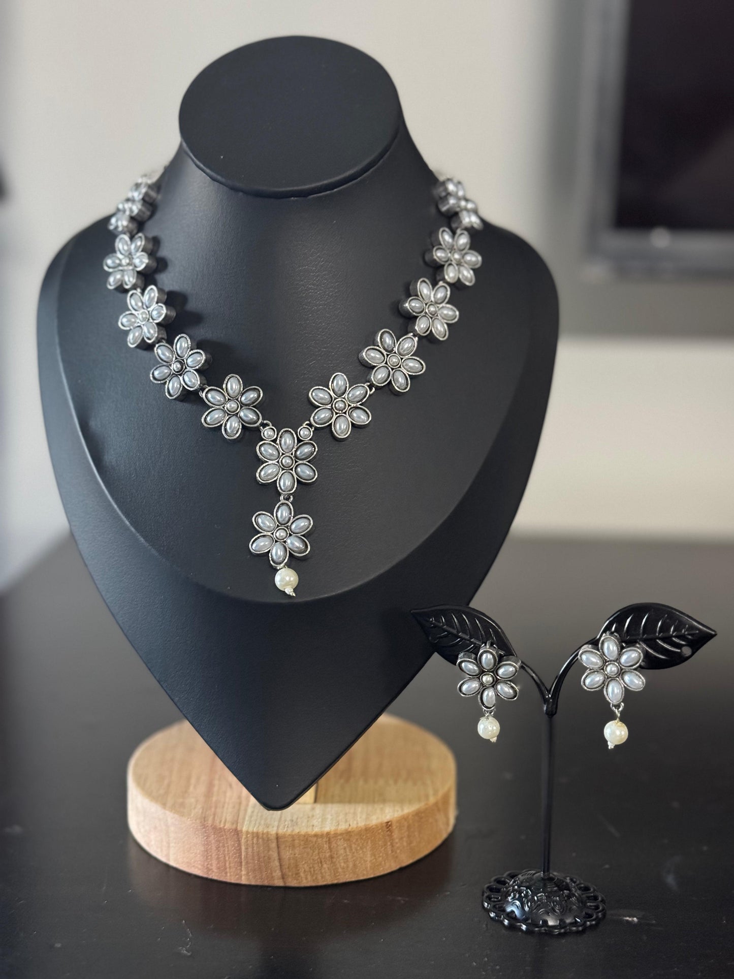 Silver Oxidized Pearl Necklace Set